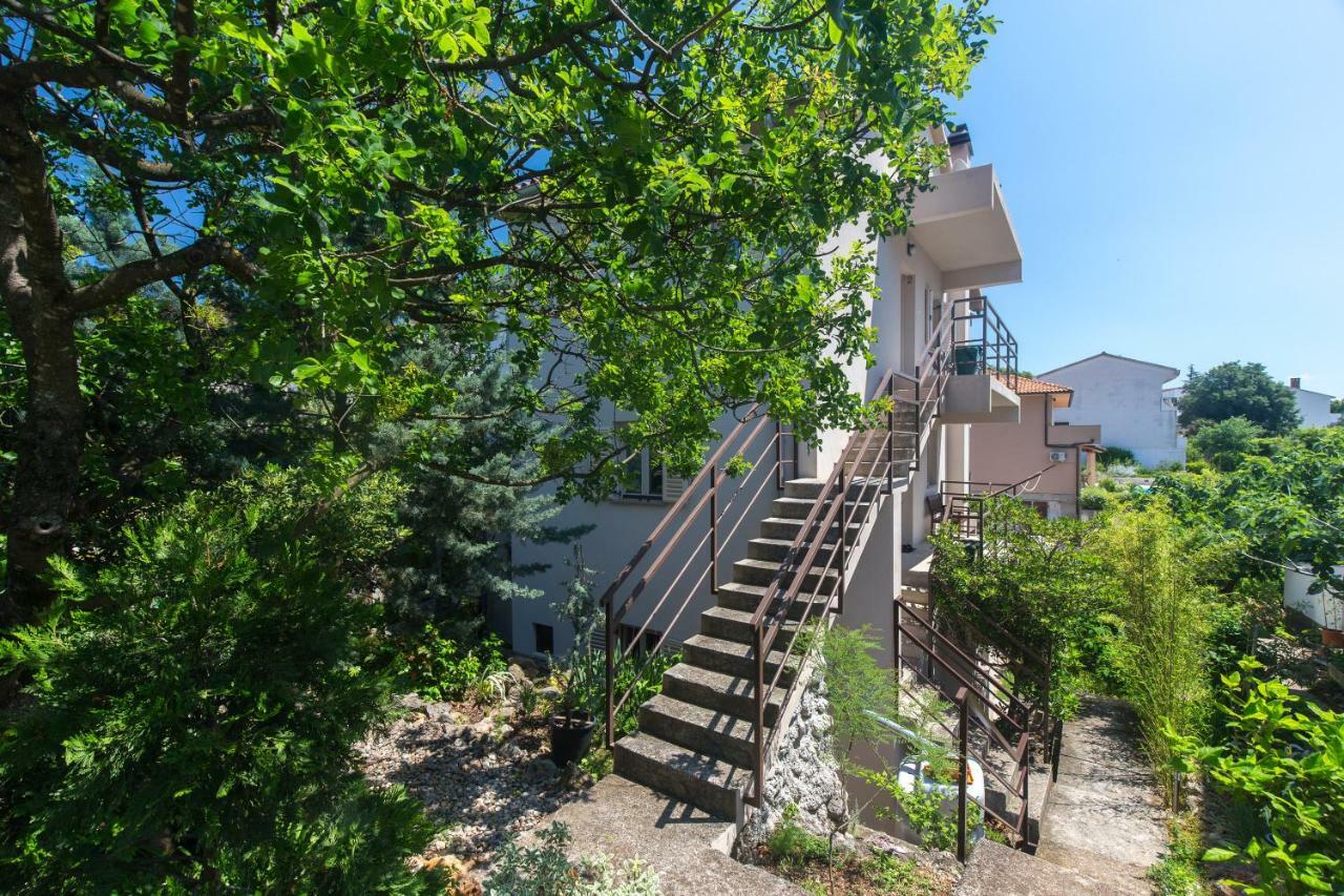 Apartments Marta クルク エクステリア 写真